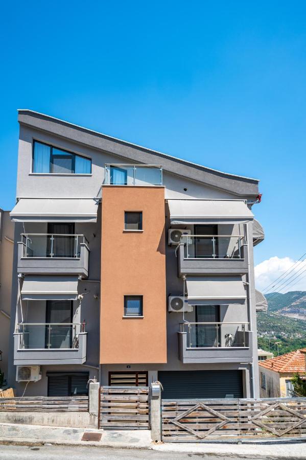 Dns Apartment Kavala Esterno foto