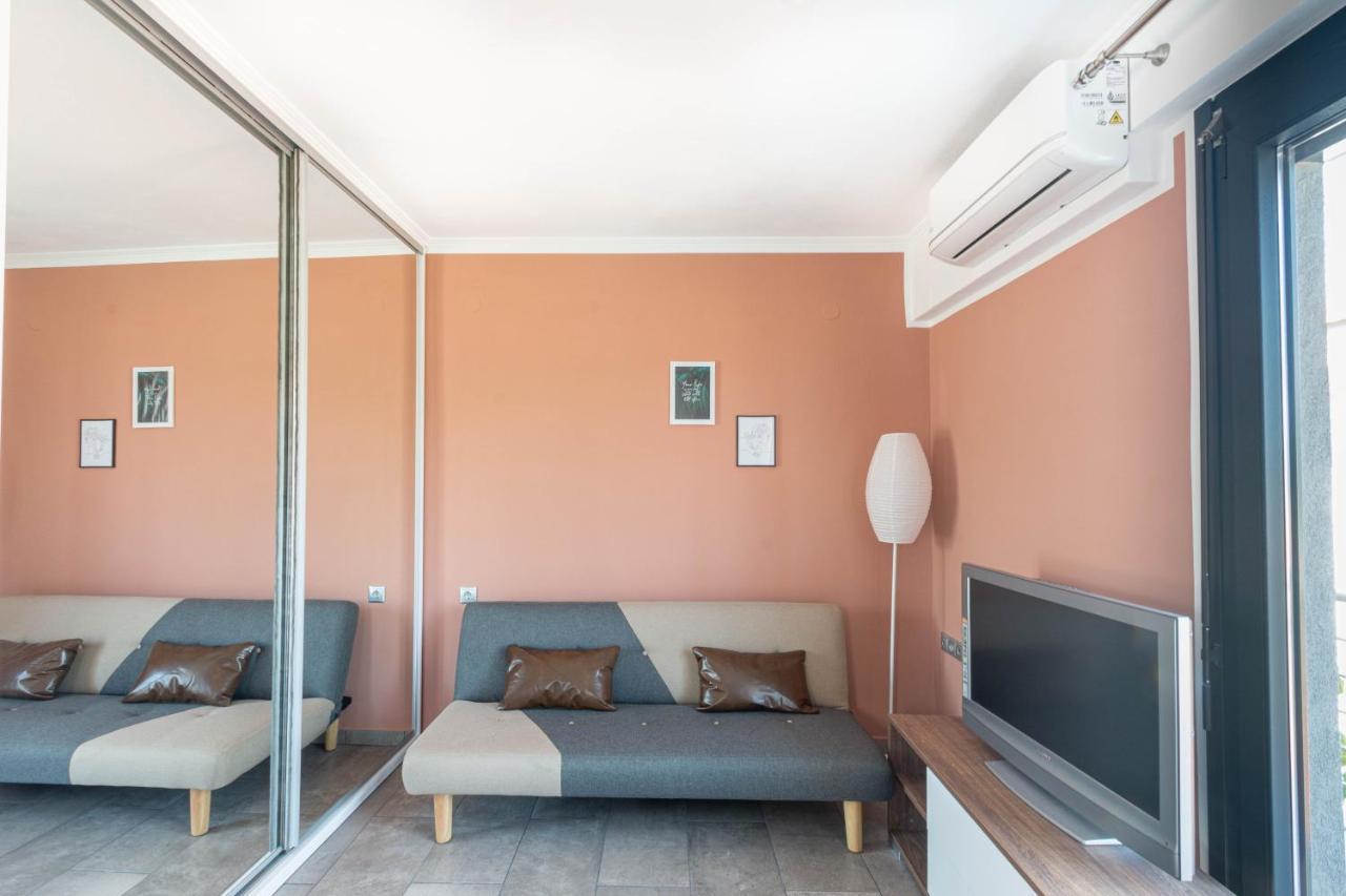 Dns Apartment Kavala Esterno foto